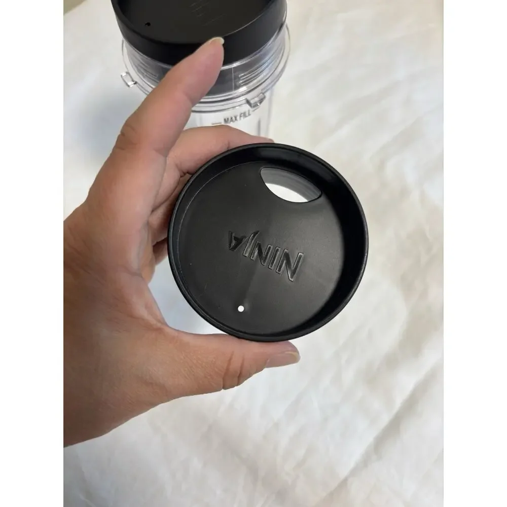 Genuine Ninja 16 oz Single Serve Cup with 2 Lids